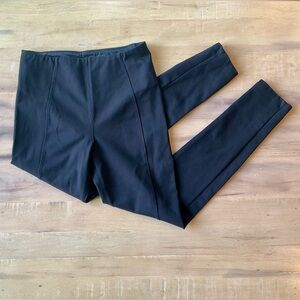 Liverpool Los Angeles Black straight leg leggings.